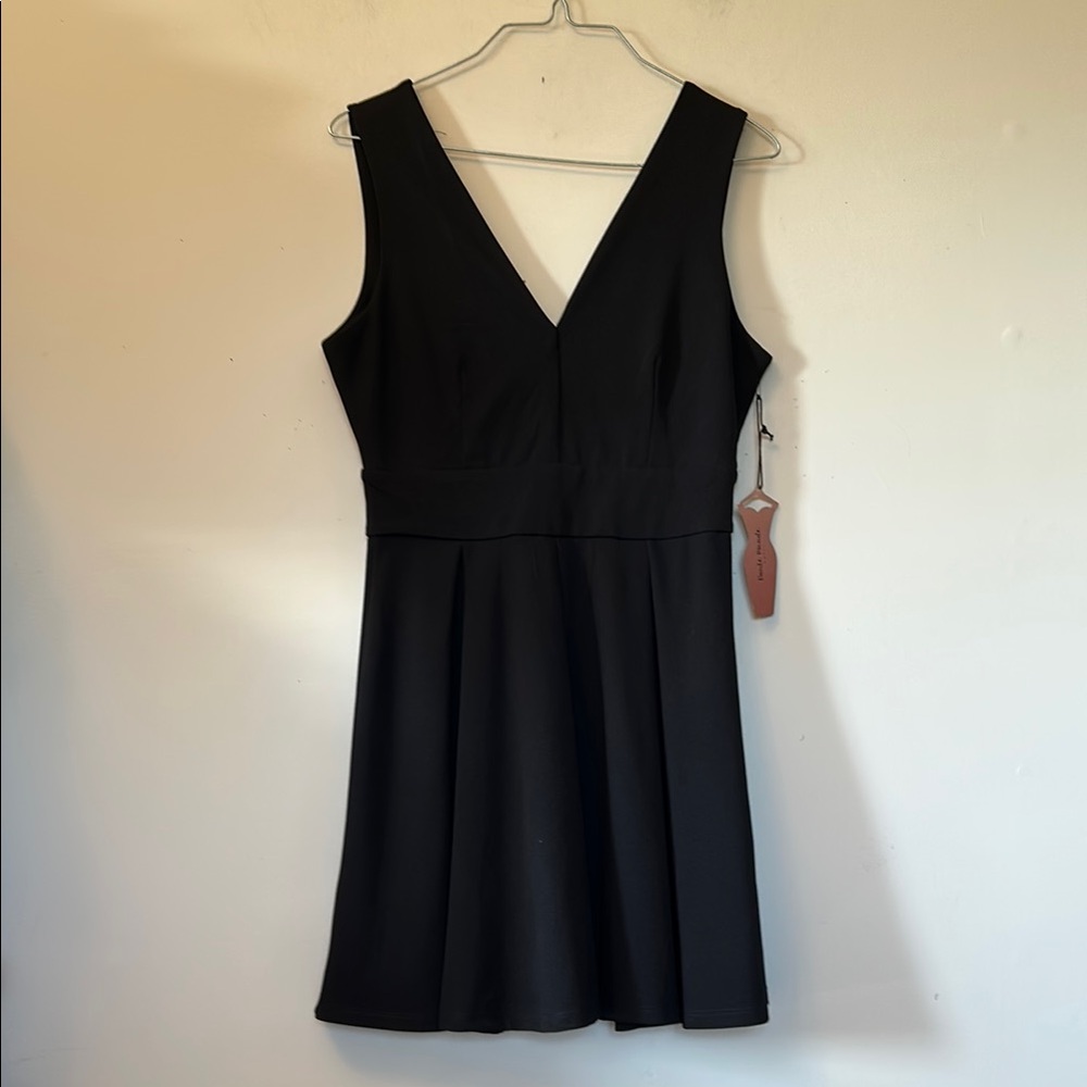 Haute Monde elegant black sleeveless low back dress pleated skirt zip back s-S